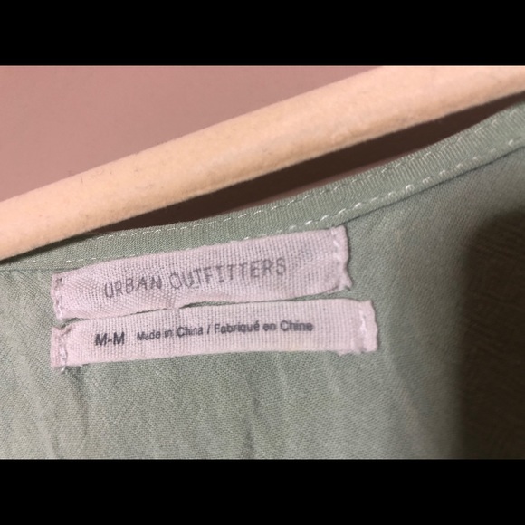 UO linen blend twist front top - Picture 5 of 6